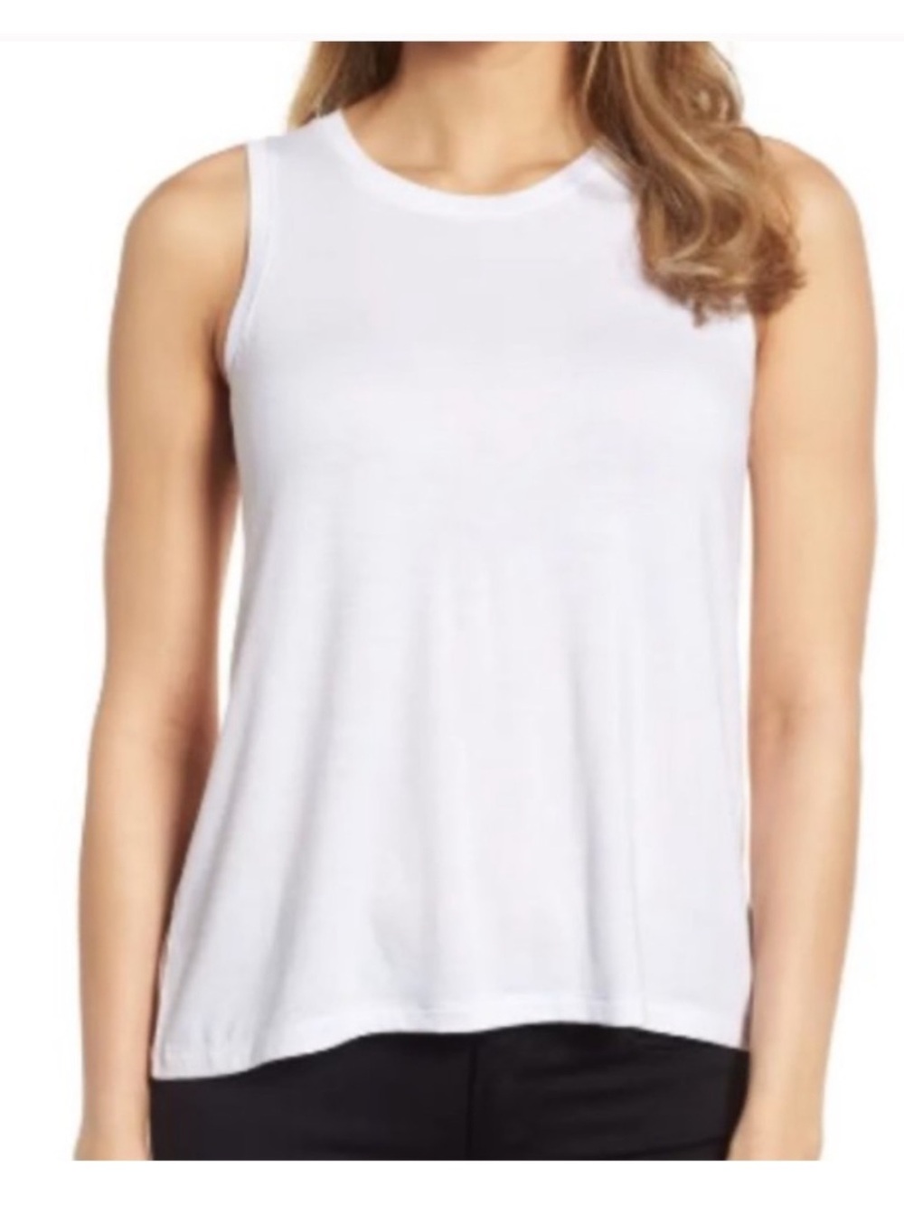 Halogen NWT white keyhole back slit tank top
